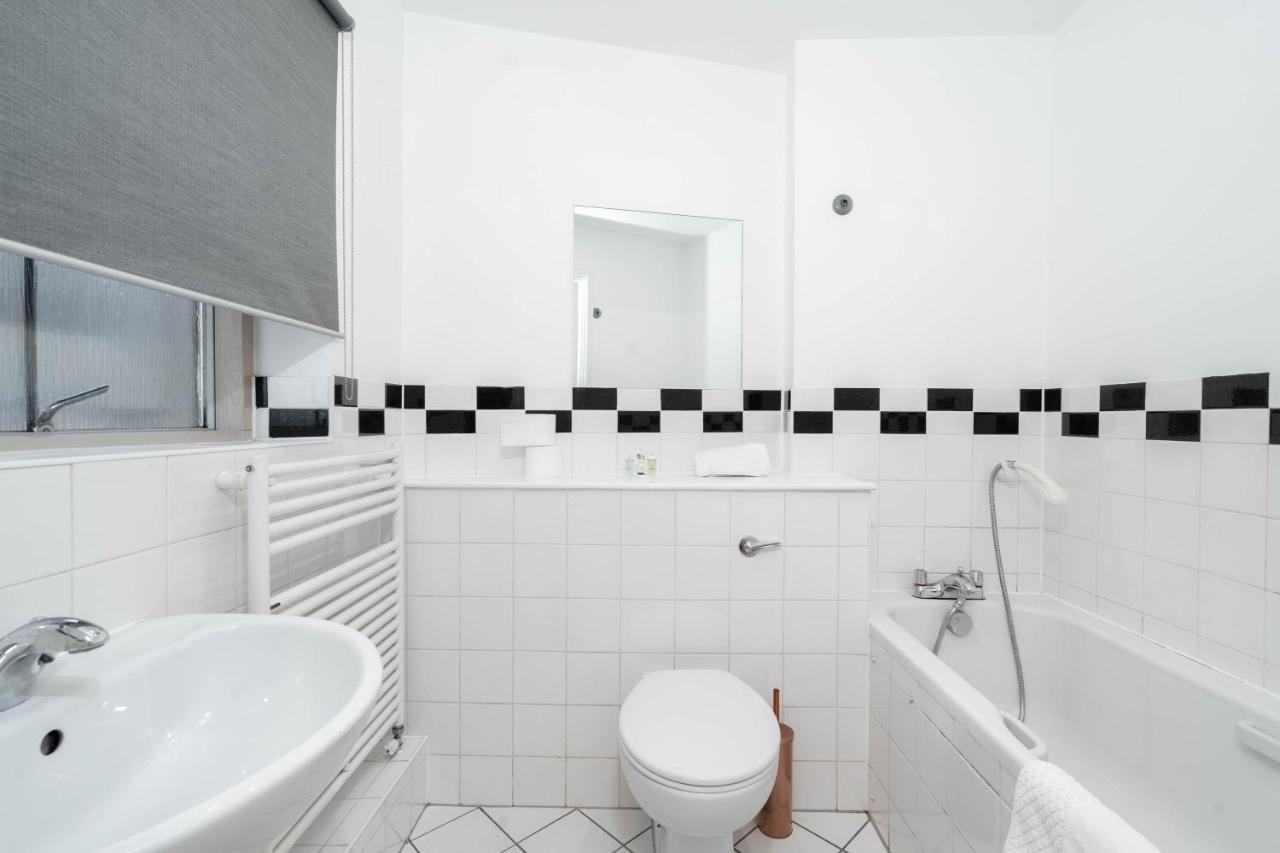 City Centre - Two Bedroom Apartment - Juliet Balcony - Secure Parking - Wifi - Smart Tv Birmingham Exterior foto